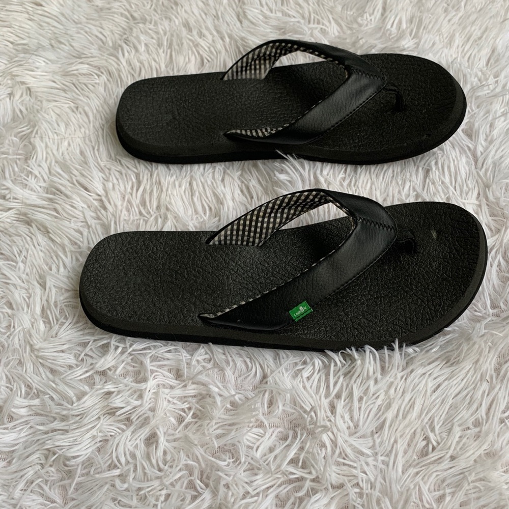 SOLD!SANUK YOG MAT THONG FLIP FLOPS